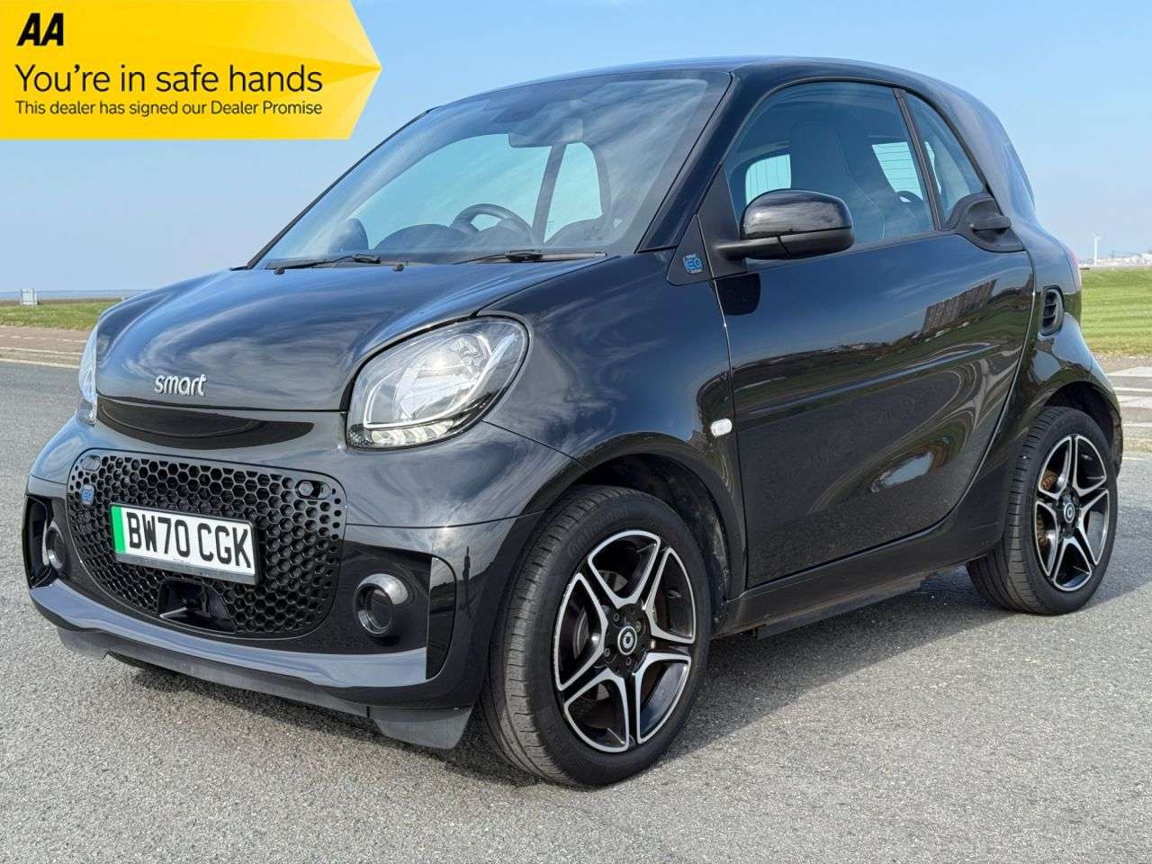 A 2021 SMART FORTWO 17.6kWh Pulse Premium Coupe 2dr Electric Auto (22kW Charger) (82 ps) A 2021 SMART FORTWO 17.6kWh Pulse Premium Coupe 2dr Electric Auto (22kW Charger) (82 ps)