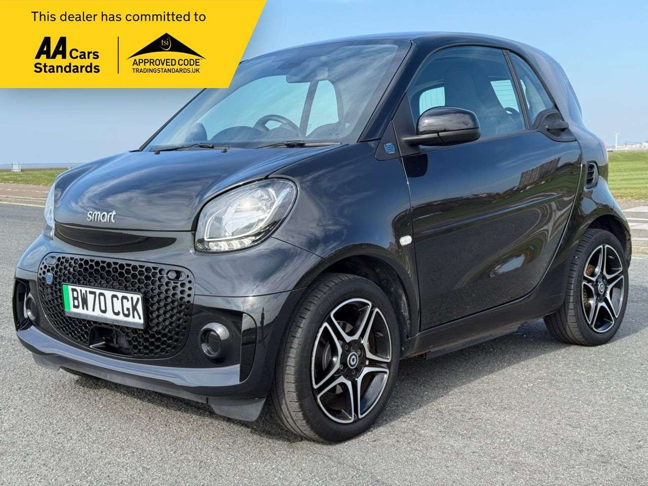 A 2021 SMART FORTWO 17.6kWh Pulse Premium Coupe 2dr Electric Auto (22kW Charger) (82 ps) A 2021 SMART FORTWO 17.6kWh Pulse Premium Coupe 2dr Electric Auto (22kW Charger) (82 ps)