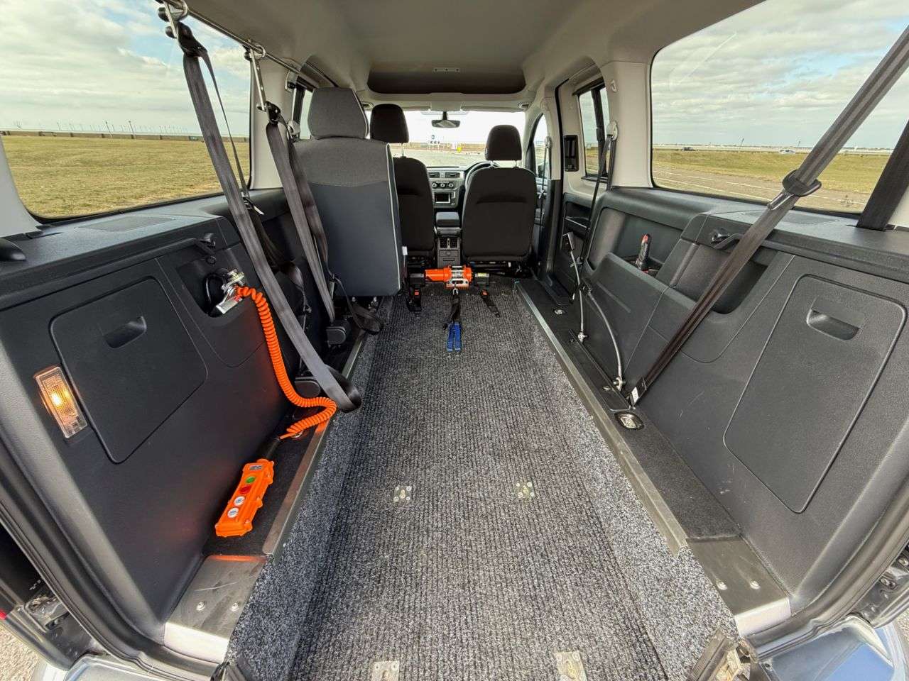 2020 VOLKSWAGEN CADDY MAXI LIFE C20 DIESEL ESTATE 2020 VOLKSWAGEN CADDY MAXI LIFE C20 DIESEL ESTATE