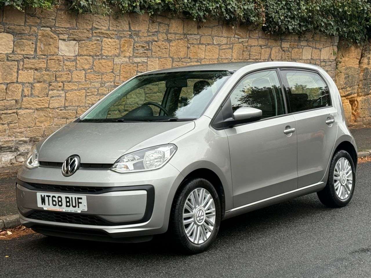 A 2019 VOLKSWAGEN UP! 1.0 Move up! Hatchback 5dr Petrol Manual Euro 6 (s/s) (60 ps) A 2019 VOLKSWAGEN UP! 1.0 Move up! Hatchback 5dr Petrol Manual Euro 6 (s/s) (60 ps)