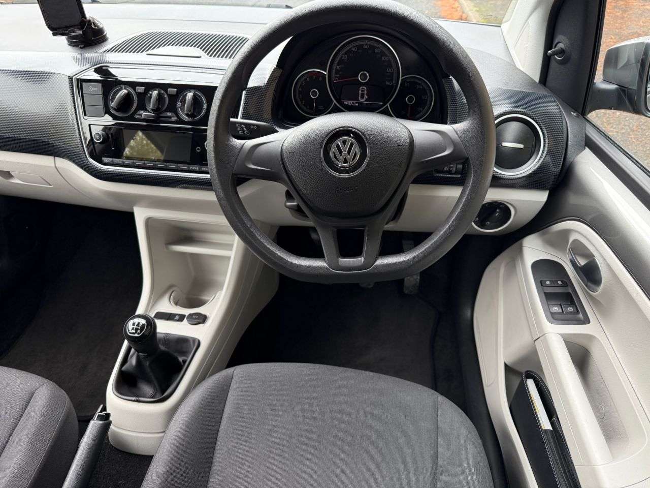 A 2019 VOLKSWAGEN UP! 1.0 Move up! Hatchback 5dr Petrol Manual Euro 6 (s/s) (60 ps) A 2019 VOLKSWAGEN UP! 1.0 Move up! Hatchback 5dr Petrol Manual Euro 6 (s/s) (60 ps)