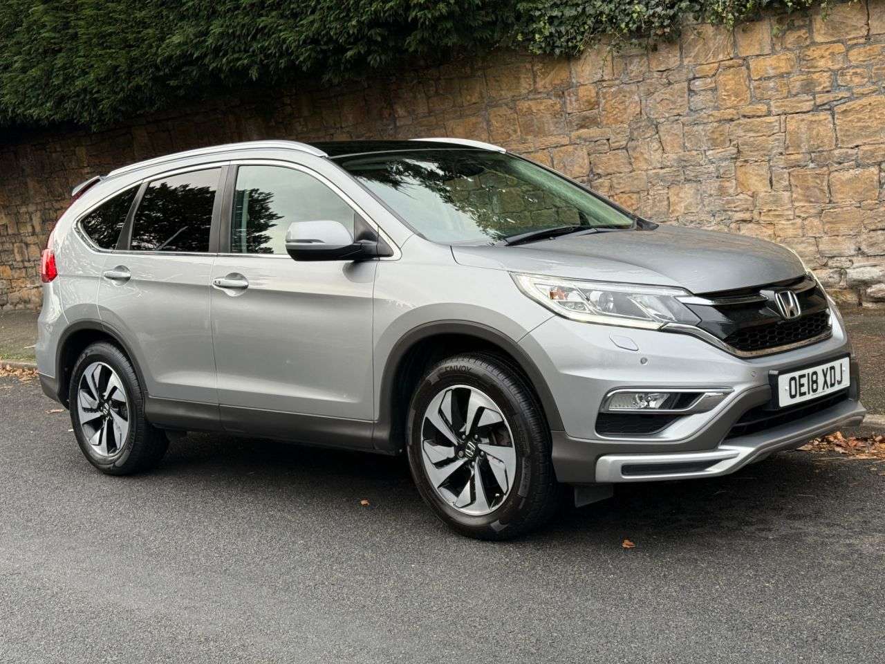 A 2018 HONDA CR-V 1.6 i-DTEC EX SUV 5dr Diesel Manual 4WD Euro 6 (s/s) (160 ps) A 2018 HONDA CR-V 1.6 i-DTEC EX SUV 5dr Diesel Manual 4WD Euro 6 (s/s) (160 ps)