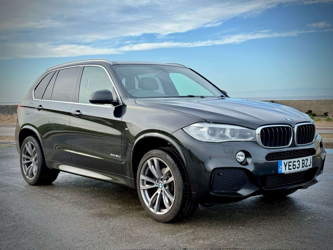 A 2014 BMW X5 3.0 30d M Sport SUV 5dr Diesel Auto xDrive Euro 6 (s/s) (258 ps) A 2014 BMW X5 3.0 30d M Sport SUV 5dr Diesel Auto xDrive Euro 6 (s/s) (258 ps)