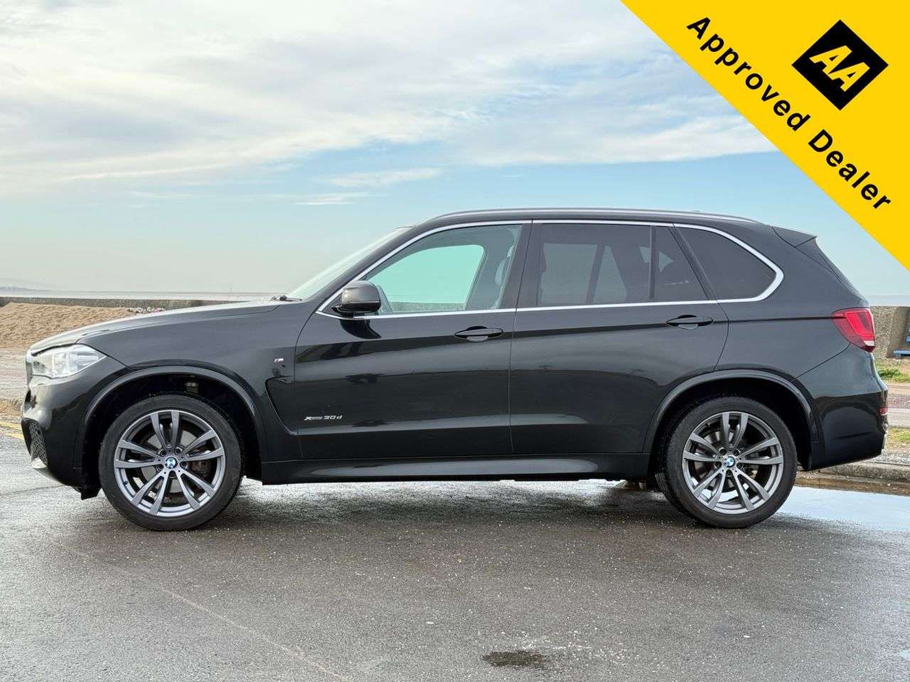 A 2014 BMW X5 3.0 30d M Sport SUV 5dr Diesel Auto xDrive Euro 6 (s/s) (258 ps) A 2014 BMW X5 3.0 30d M Sport SUV 5dr Diesel Auto xDrive Euro 6 (s/s) (258 ps)
