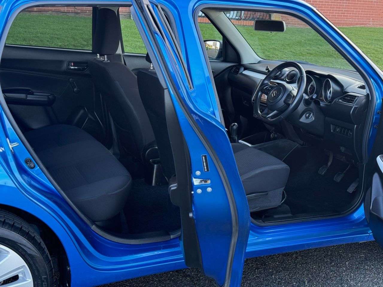 2018 SUZUKI SWIFT 2018 SUZUKI SWIFT