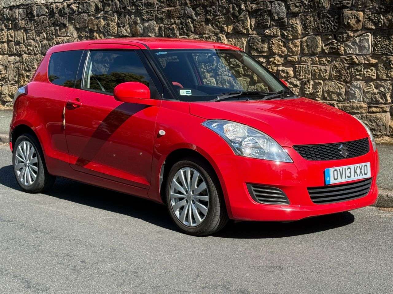 A 2013 SUZUKI SWIFT 1.2 SZ3 Hatchback 3dr Petrol Manual Euro 5 (94 ps) A 2013 SUZUKI SWIFT 1.2 SZ3 Hatchback 3dr Petrol Manual Euro 5 (94 ps)