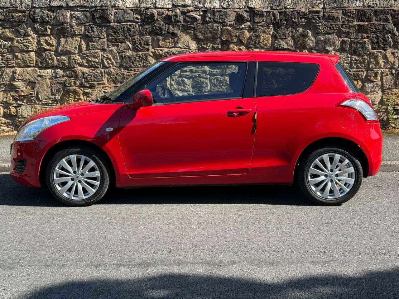 A 2013 SUZUKI SWIFT 1.2 SZ3 Hatchback 3dr Petrol Manual Euro 5 (94 ps) A 2013 SUZUKI SWIFT 1.2 SZ3 Hatchback 3dr Petrol Manual Euro 5 (94 ps)