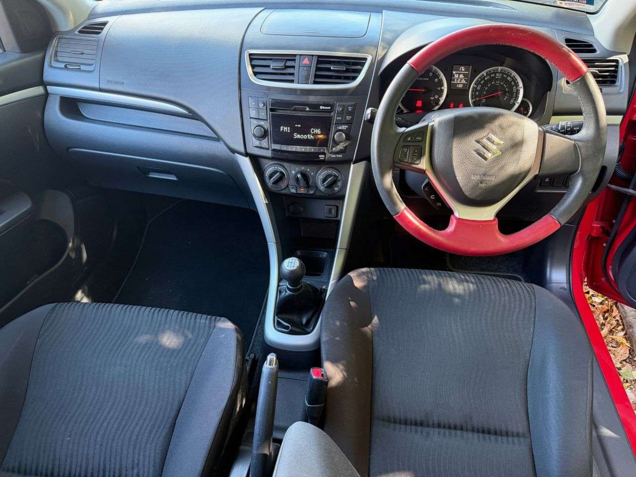 A 2013 SUZUKI SWIFT 1.2 SZ3 Hatchback 3dr Petrol Manual Euro 5 (94 ps) A 2013 SUZUKI SWIFT 1.2 SZ3 Hatchback 3dr Petrol Manual Euro 5 (94 ps)