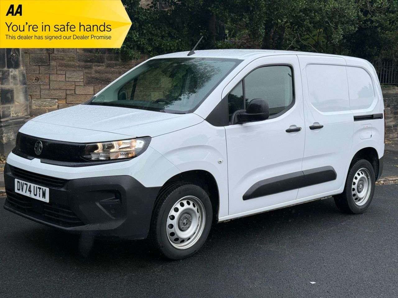 A 2024 VAUXHALL COMBO 1.5 Turbo D 2300 Prime Panel Van 5dr Diesel Manual SWB Euro 6 (s/s) (100 ps A 2024 VAUXHALL COMBO 1.5 Turbo D 2300 Prime Panel Van 5dr Diesel Manual SWB Euro 6 (s/s) (100 ps