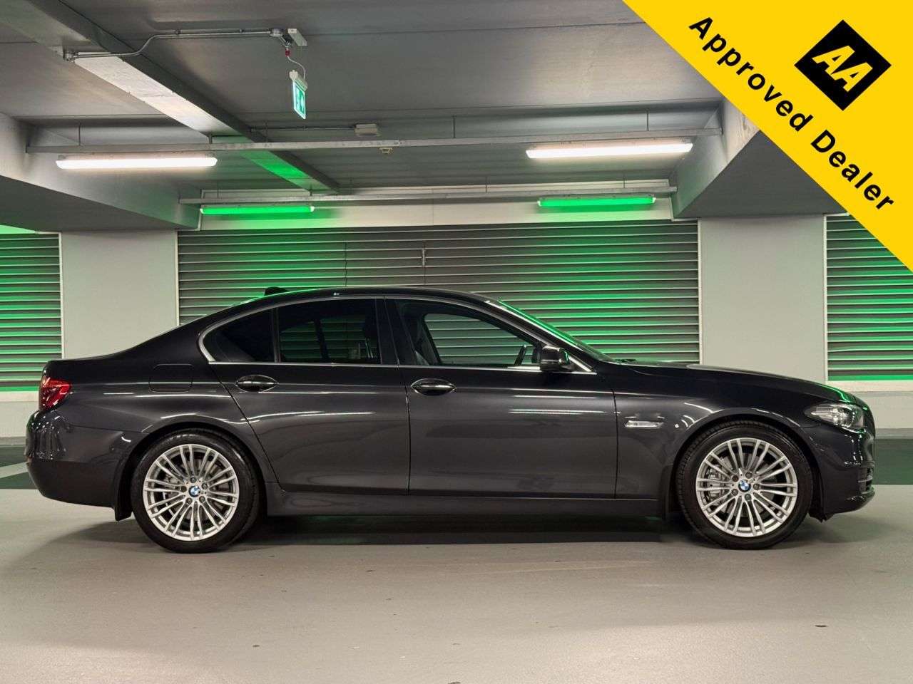 A 2014 BMW 5 SERIES 3.0 530d SE Saloon 4dr Diesel Auto Euro 6 (s/s) (258 ps) A 2014 BMW 5 SERIES 3.0 530d SE Saloon 4dr Diesel Auto Euro 6 (s/s) (258 ps)