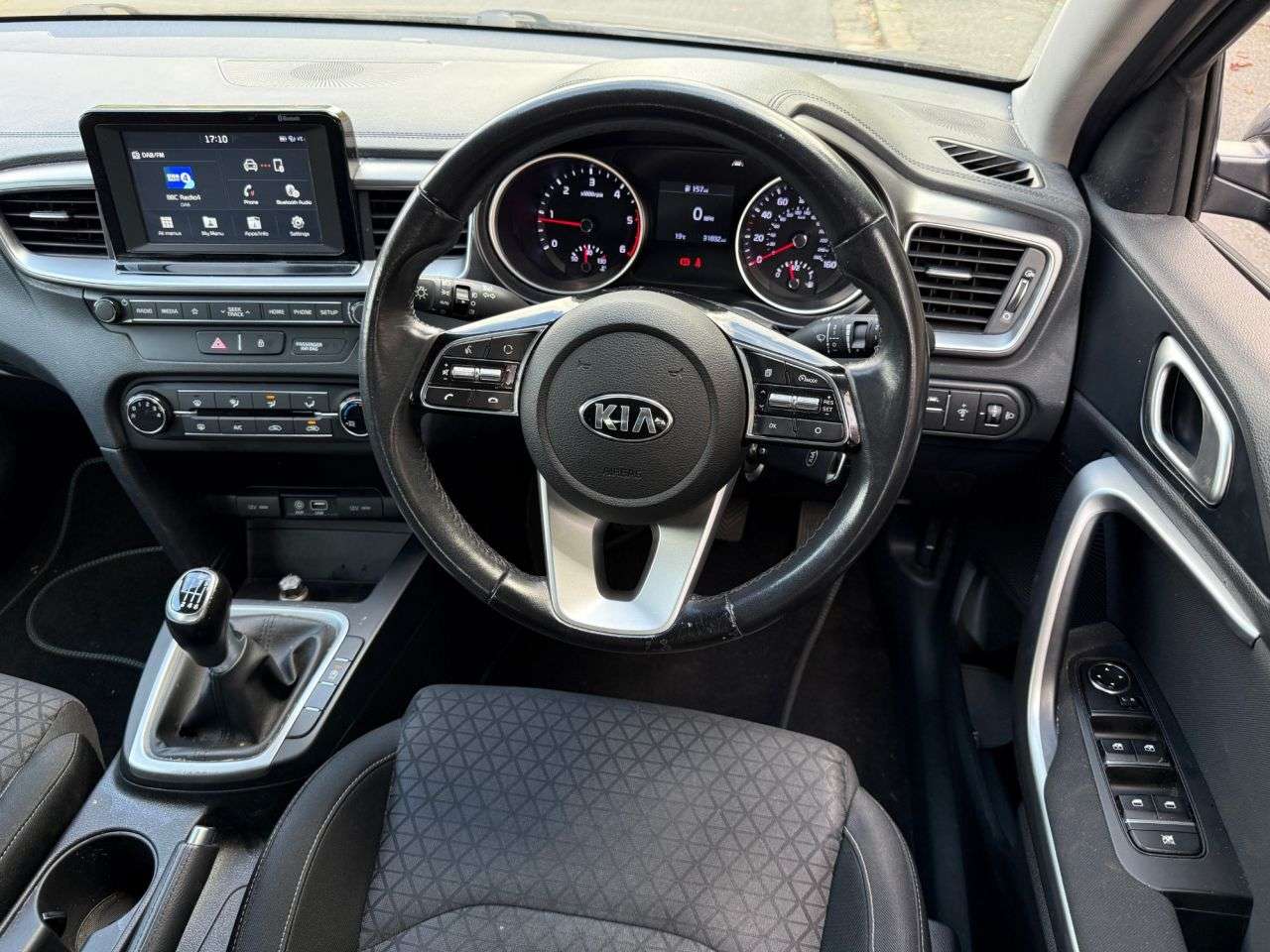 A 2019 KIA CEED 1.6 CRDi ECO 2 Hatchback 5dr Diesel Manual Euro 6 (s/s) (114 bhp) A 2019 KIA CEED 1.6 CRDi ECO 2 Hatchback 5dr Diesel Manual Euro 6 (s/s) (114 bhp)