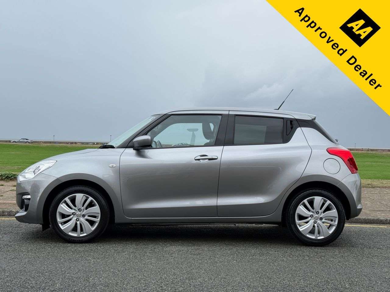 A 2018 SUZUKI SWIFT 1.0 Boosterjet SZ-T Hatchback 5dr Petrol Manual Euro 6 (111 ps) A 2018 SUZUKI SWIFT 1.0 Boosterjet SZ-T Hatchback 5dr Petrol Manual Euro 6 (111 ps)