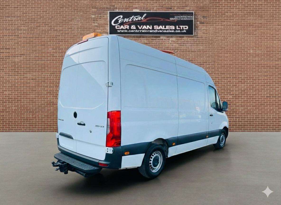 A 2021 MERCEDES-BENZ SPRINTER 2.0 315 CDI HD Progressive Panel Van 5dr Diesel G-Tronic RWD L3 H2 Euro 6 ( A 2021 MERCEDES-BENZ SPRINTER 2.0 315 CDI HD Progressive Panel Van 5dr Diesel G-Tronic RWD L3 H2 Euro 6 (