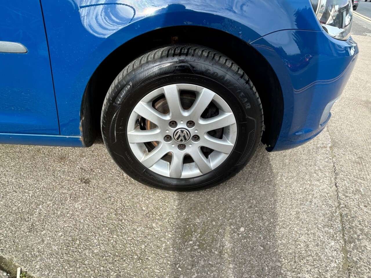 2011 VOLKSWAGEN TOURAN 2011 VOLKSWAGEN TOURAN