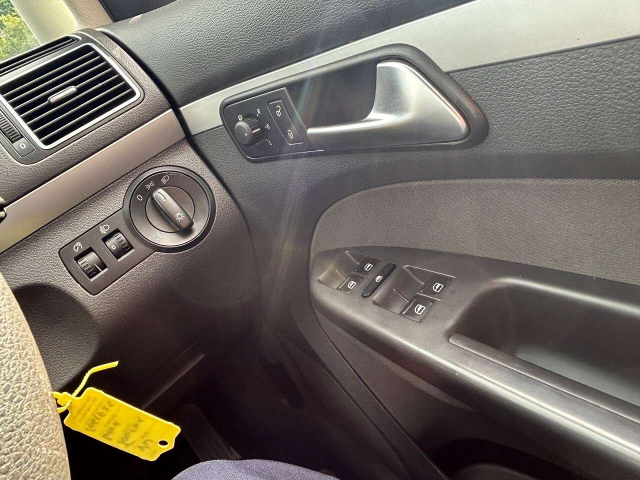 2011 VOLKSWAGEN TOURAN 2011 VOLKSWAGEN TOURAN