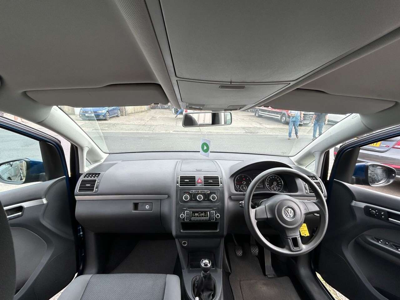 2011 VOLKSWAGEN TOURAN 2011 VOLKSWAGEN TOURAN