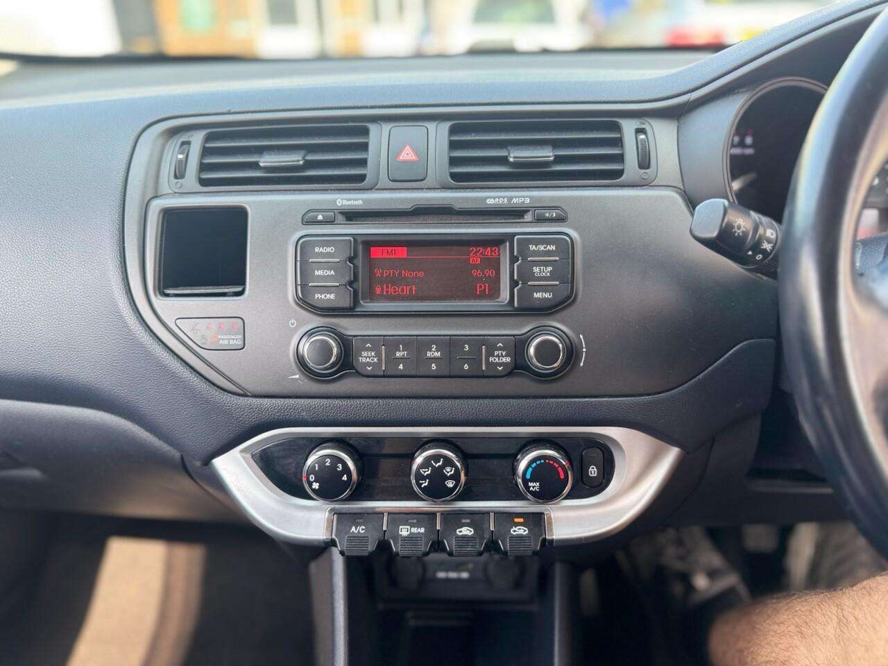 2014 KIA RIO 2014 KIA RIO