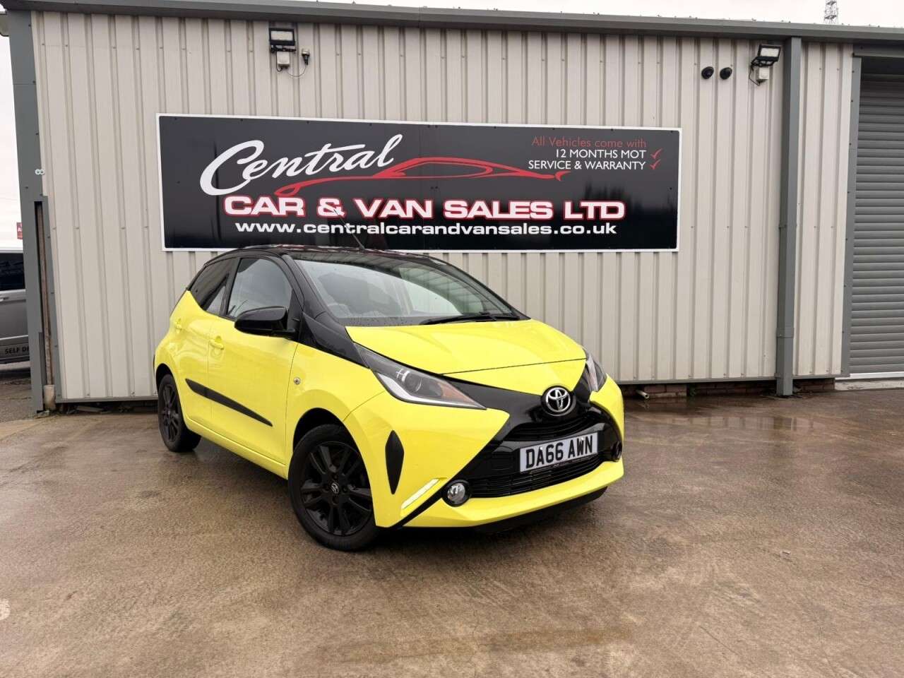 A 2016 TOYOTA AYGO 1.0 VVT-i x-cite 3 Yellow Bi-Tone Hatchback 5dr Petrol Manual Euro 6 (68 ps A 2016 TOYOTA AYGO 1.0 VVT-i x-cite 3 Yellow Bi-Tone Hatchback 5dr Petrol Manual Euro 6 (68 ps