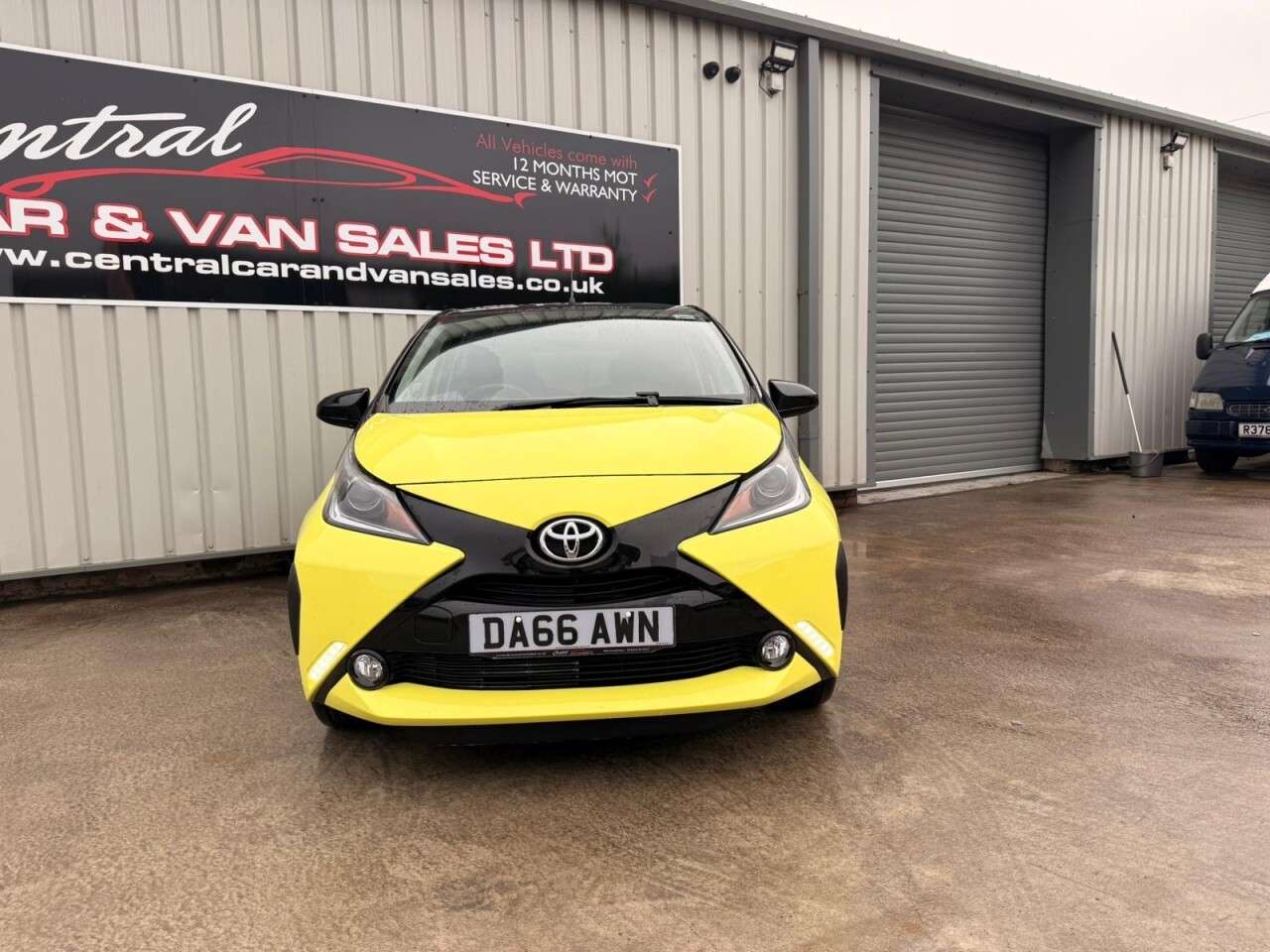 A 2016 TOYOTA AYGO 1.0 VVT-i x-cite 3 Yellow Bi-Tone Hatchback 5dr Petrol Manual Euro 6 (68 ps A 2016 TOYOTA AYGO 1.0 VVT-i x-cite 3 Yellow Bi-Tone Hatchback 5dr Petrol Manual Euro 6 (68 ps