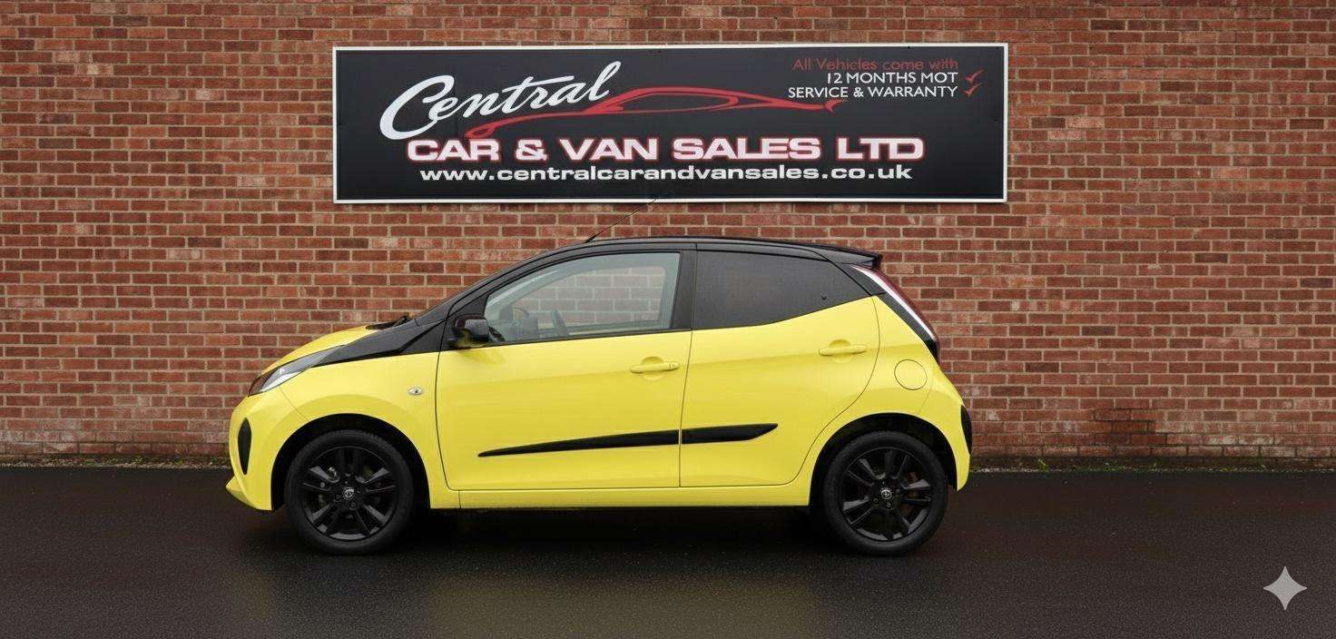 A 2016 TOYOTA AYGO 1.0 VVT-i x-cite 3 Yellow Bi-Tone Hatchback 5dr Petrol Manual Euro 6 (68 ps A 2016 TOYOTA AYGO 1.0 VVT-i x-cite 3 Yellow Bi-Tone Hatchback 5dr Petrol Manual Euro 6 (68 ps