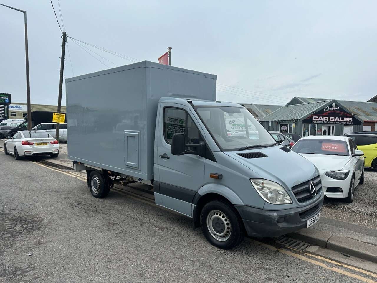 A 2008 MERCEDES-BENZ SPRINTER Automatic Mobile Food/Spud/Sweets/Sales/Waffle Truck 311 CDI Power Sockets A 2008 MERCEDES-BENZ SPRINTER Automatic Mobile Food/Spud/Sweets/Sales/Waffle Truck 311 CDI Power Sockets