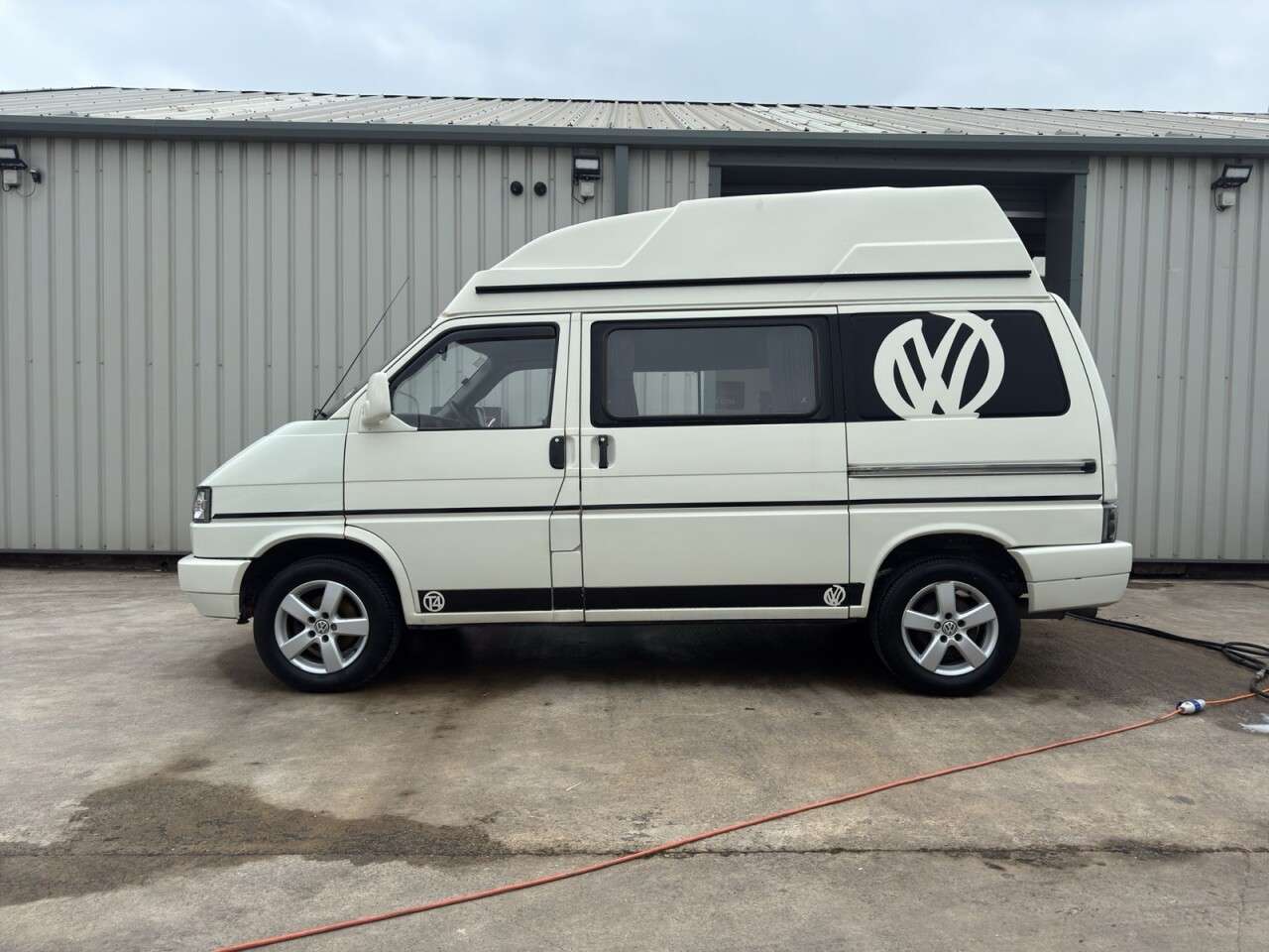 1995 VOLKSWAGEN TRANSPORTER CAMPERVAN 1995 VOLKSWAGEN TRANSPORTER CAMPERVAN