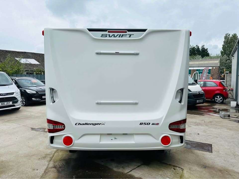 null SWIFT CHALLENGER X 850 null SWIFT CHALLENGER X 850