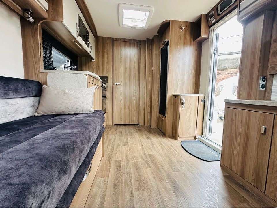 null SWIFT CHALLENGER X 850 null SWIFT CHALLENGER X 850