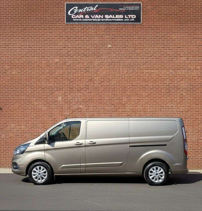 A 2019 FORD TRANSIT CUSTOM 2.0 300 EcoBlue Limited Panel Van 5dr Diesel Manual L2 H1 Euro 6 (130 ps) A A 2019 FORD TRANSIT CUSTOM 2.0 300 EcoBlue Limited Panel Van 5dr Diesel Manual L2 H1 Euro 6 (130 ps) A