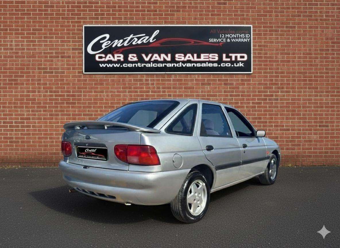 A 1996 FORD ESCORT 1.6 Cabaret Limited Edition Hatchback 5dr Petrol Manual (89 bhp) 29K Miles A 1996 FORD ESCORT 1.6 Cabaret Limited Edition Hatchback 5dr Petrol Manual (89 bhp) 29K Miles