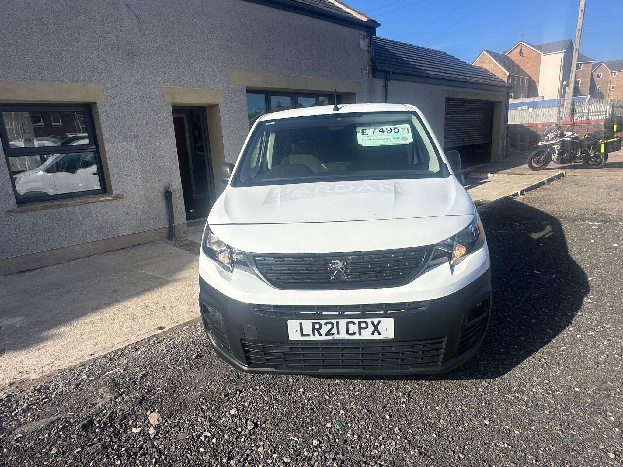 A 2021 PEUGEOT PARTNER 1.5 BlueHDi 650 Professional Standard Panel Van 5dr Diesel Manual SWB Euro A 2021 PEUGEOT PARTNER 1.5 BlueHDi 650 Professional Standard Panel Van 5dr Diesel Manual SWB Euro