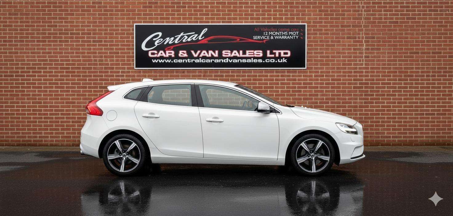 A 2019 VOLVO V40 2.0 T2 GPF R-Design Nav Plus Hatchback 5dr Petrol Manual Euro 6 (s/s) (122 A 2019 VOLVO V40 2.0 T2 GPF R-Design Nav Plus Hatchback 5dr Petrol Manual Euro 6 (s/s) (122