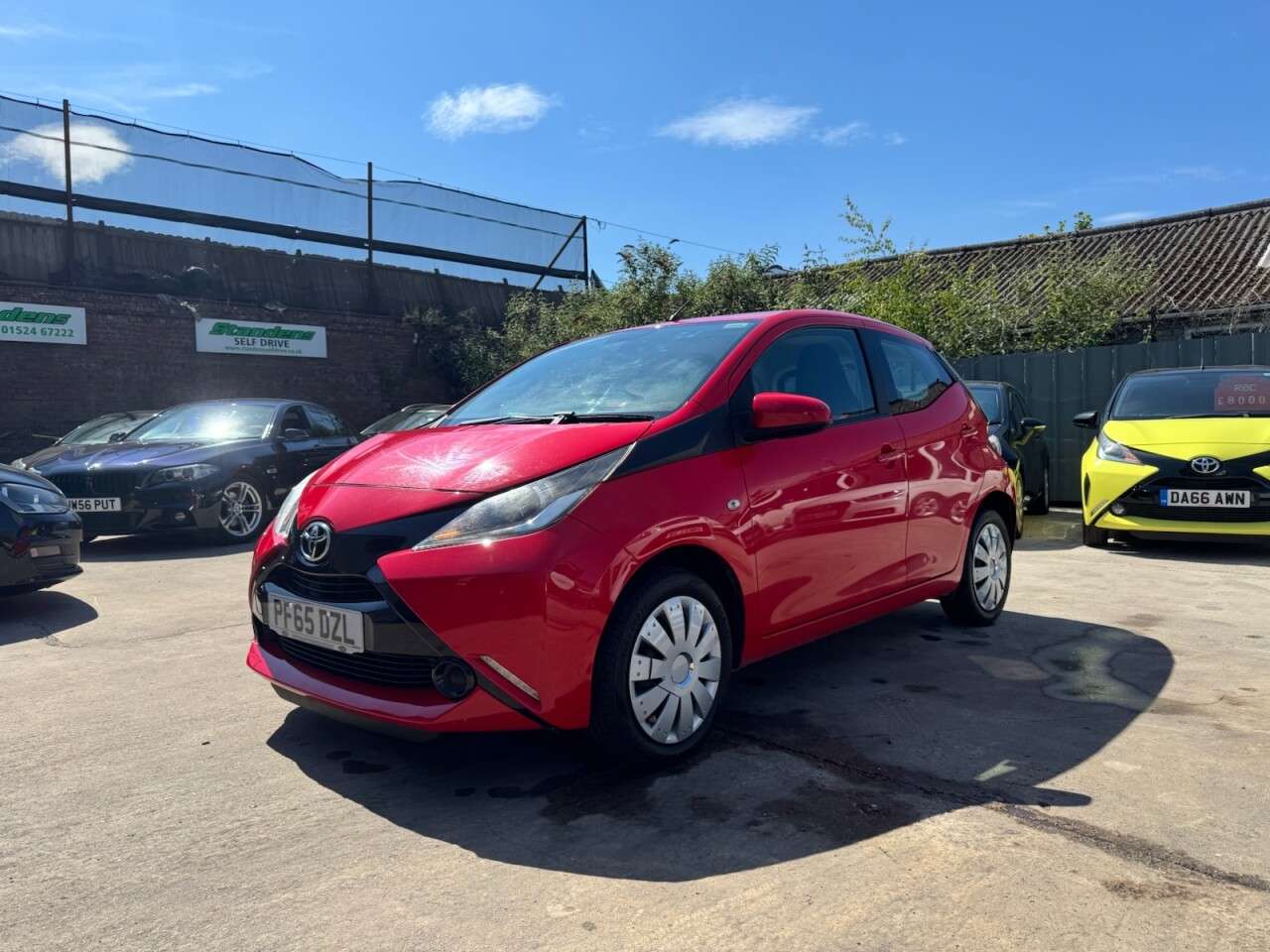 A 2015 TOYOTA AYGO 1.0 VVT-i x-play Hatchback 5dr Petrol Manual Euro 5 Euro 5 (68 ps) A 2015 TOYOTA AYGO 1.0 VVT-i x-play Hatchback 5dr Petrol Manual Euro 5 Euro 5 (68 ps)
