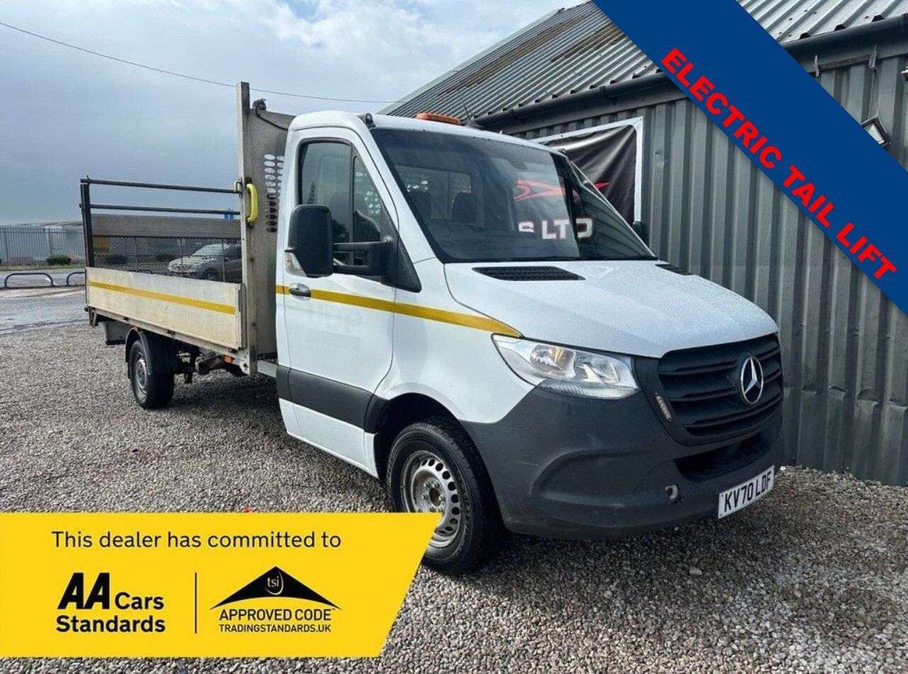 A 2020 MERCEDES-BENZ SPRINTER 2.1 316 CDI 500kg Tail Lift 14ft Bed RWD L3 Euro 6 (163 ps) Cruise Control A 2020 MERCEDES-BENZ SPRINTER 2.1 316 CDI 500kg Tail Lift 14ft Bed RWD L3 Euro 6 (163 ps) Cruise Control