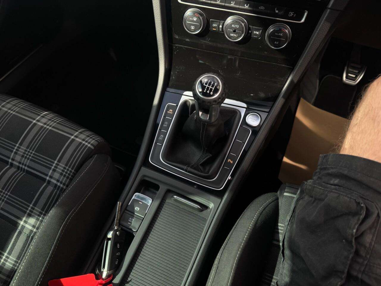 2018 VOLKSWAGEN GOLF 2018 VOLKSWAGEN GOLF