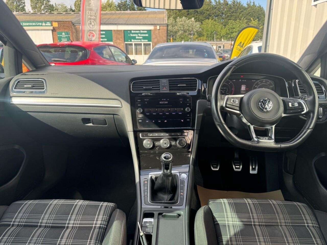 2018 VOLKSWAGEN GOLF 2018 VOLKSWAGEN GOLF