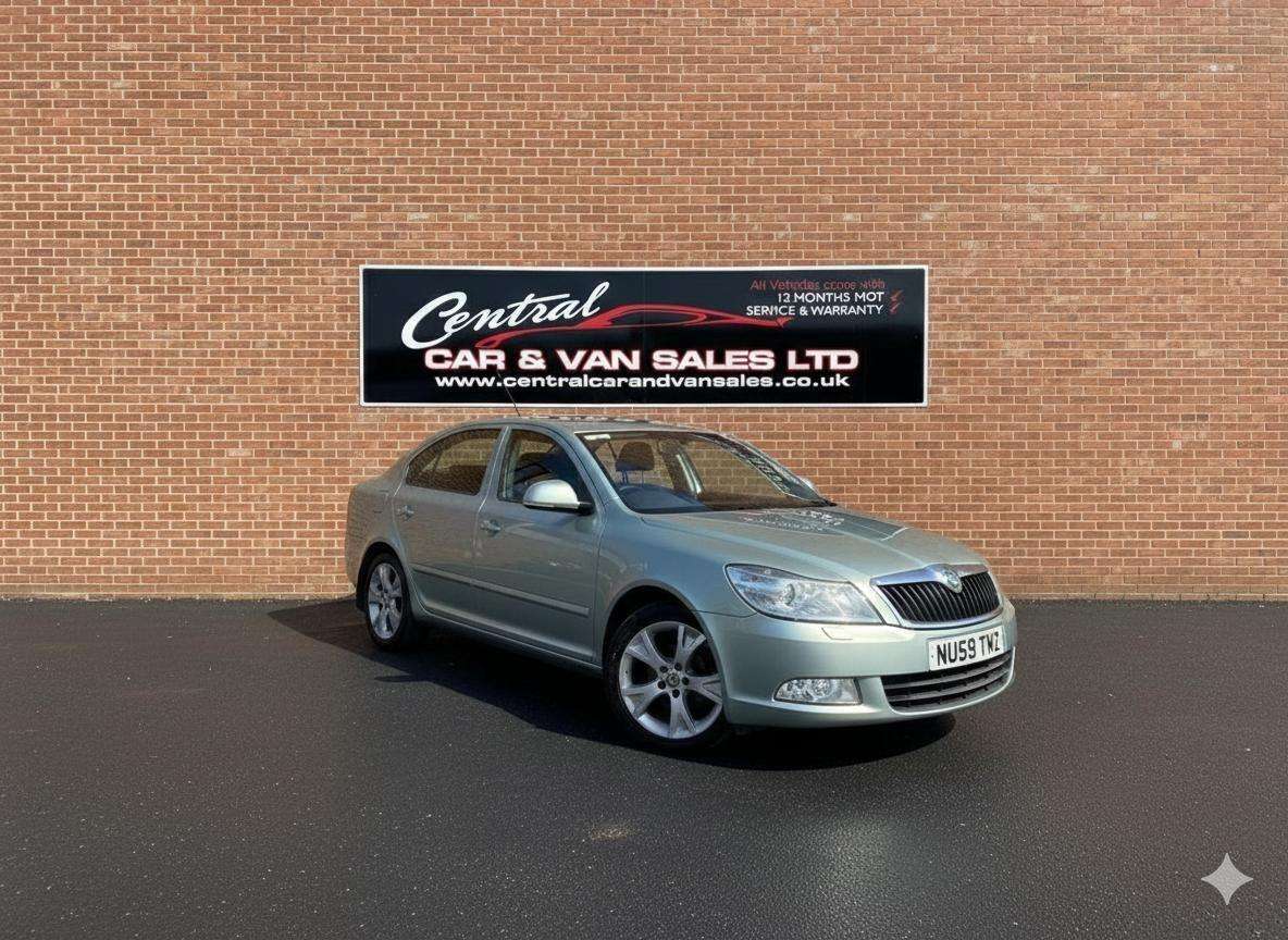 A 2009 SKODA OCTAVIA 1.6 TDI Elegance Hatchback 5dr Diesel Manual Euro 5 (105 ps) Climate Contro A 2009 SKODA OCTAVIA 1.6 TDI Elegance Hatchback 5dr Diesel Manual Euro 5 (105 ps) Climate Contro
