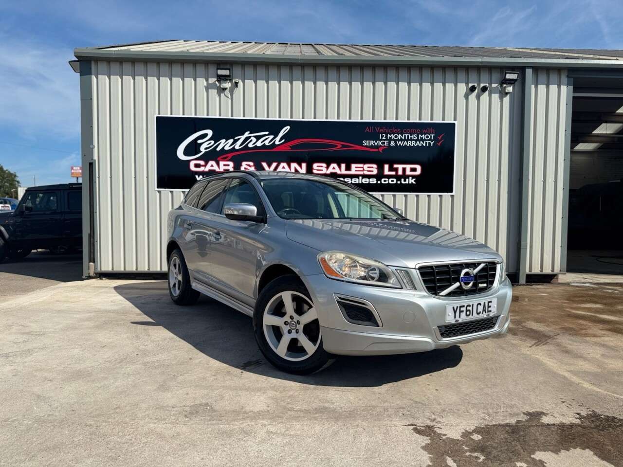 A 2011 VOLVO XC60 2.4 D3 R-Design SUV 5dr Diesel Manual AWD Euro 5 (s/s) (163 ps) P/Sensors, A 2011 VOLVO XC60 2.4 D3 R-Design SUV 5dr Diesel Manual AWD Euro 5 (s/s) (163 ps) P/Sensors,