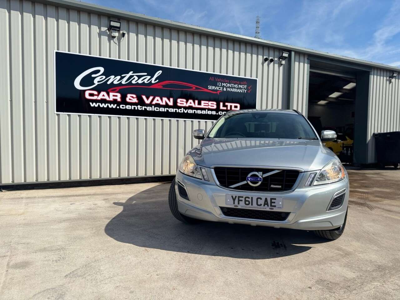 A 2011 VOLVO XC60 2.4 D3 R-Design SUV 5dr Diesel Manual AWD Euro 5 (s/s) (163 ps) P/Sensors, A 2011 VOLVO XC60 2.4 D3 R-Design SUV 5dr Diesel Manual AWD Euro 5 (s/s) (163 ps) P/Sensors,