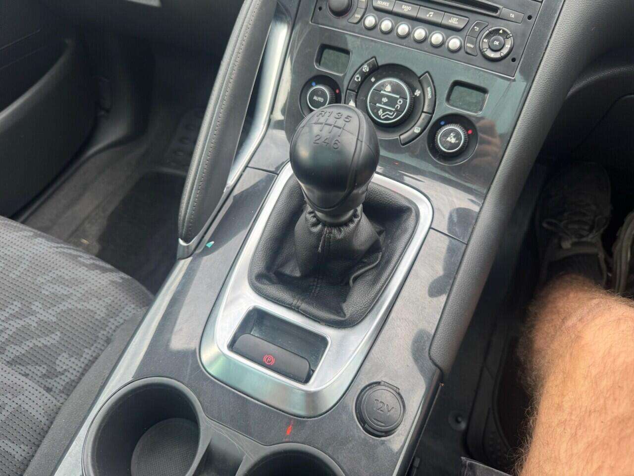 2013 PEUGEOT 3008 2013 PEUGEOT 3008