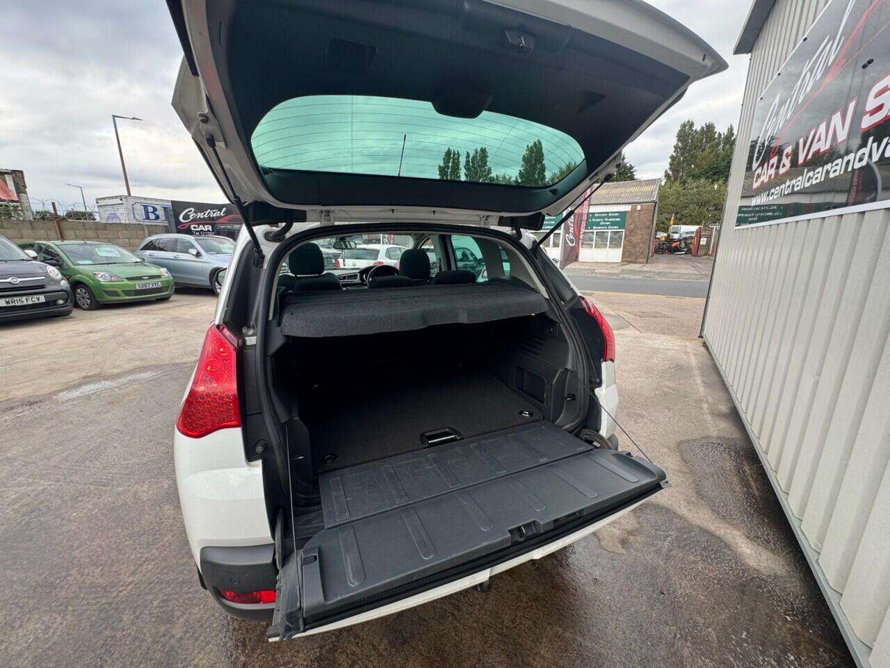 2013 PEUGEOT 3008 2013 PEUGEOT 3008