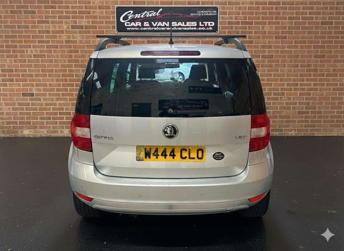 A 2015 SKODA YETI 1.2 TSI SE SUV 5dr Petrol DSG Euro 5 (105 ps) X4 Ew - E/H/M - Bluetooth A 2015 SKODA YETI 1.2 TSI SE SUV 5dr Petrol DSG Euro 5 (105 ps) X4 Ew - E/H/M - Bluetooth