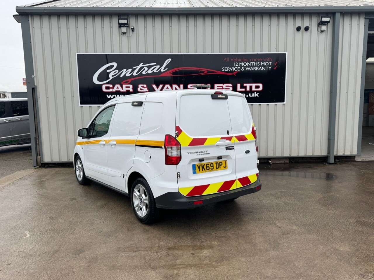 A 2020 FORD TRANSIT COURIER 1.5 TDCi Limited Panel Van 5dr Diesel Manual L1 Euro 6 (100 ps) Shelved - G A 2020 FORD TRANSIT COURIER 1.5 TDCi Limited Panel Van 5dr Diesel Manual L1 Euro 6 (100 ps) Shelved - G