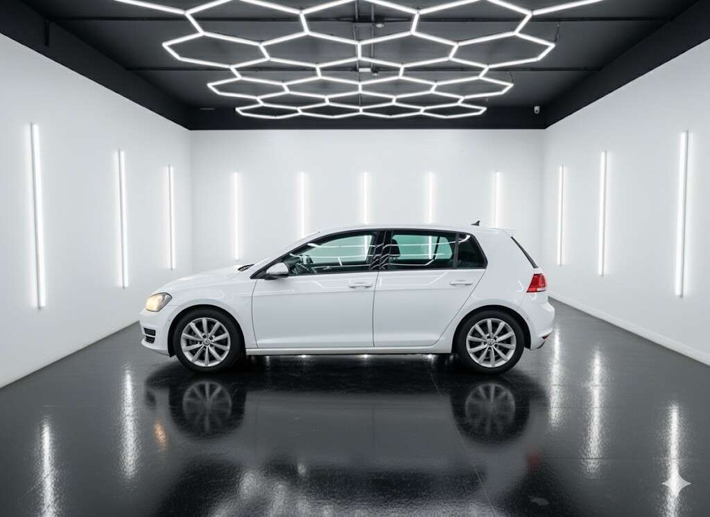 A 2014 VOLKSWAGEN GOLF 2.0 TDI BlueMotion Tech GT Hatchback 5dr Diesel Manual Euro 5 (s/s) (150 ps A 2014 VOLKSWAGEN GOLF 2.0 TDI BlueMotion Tech GT Hatchback 5dr Diesel Manual Euro 5 (s/s) (150 ps