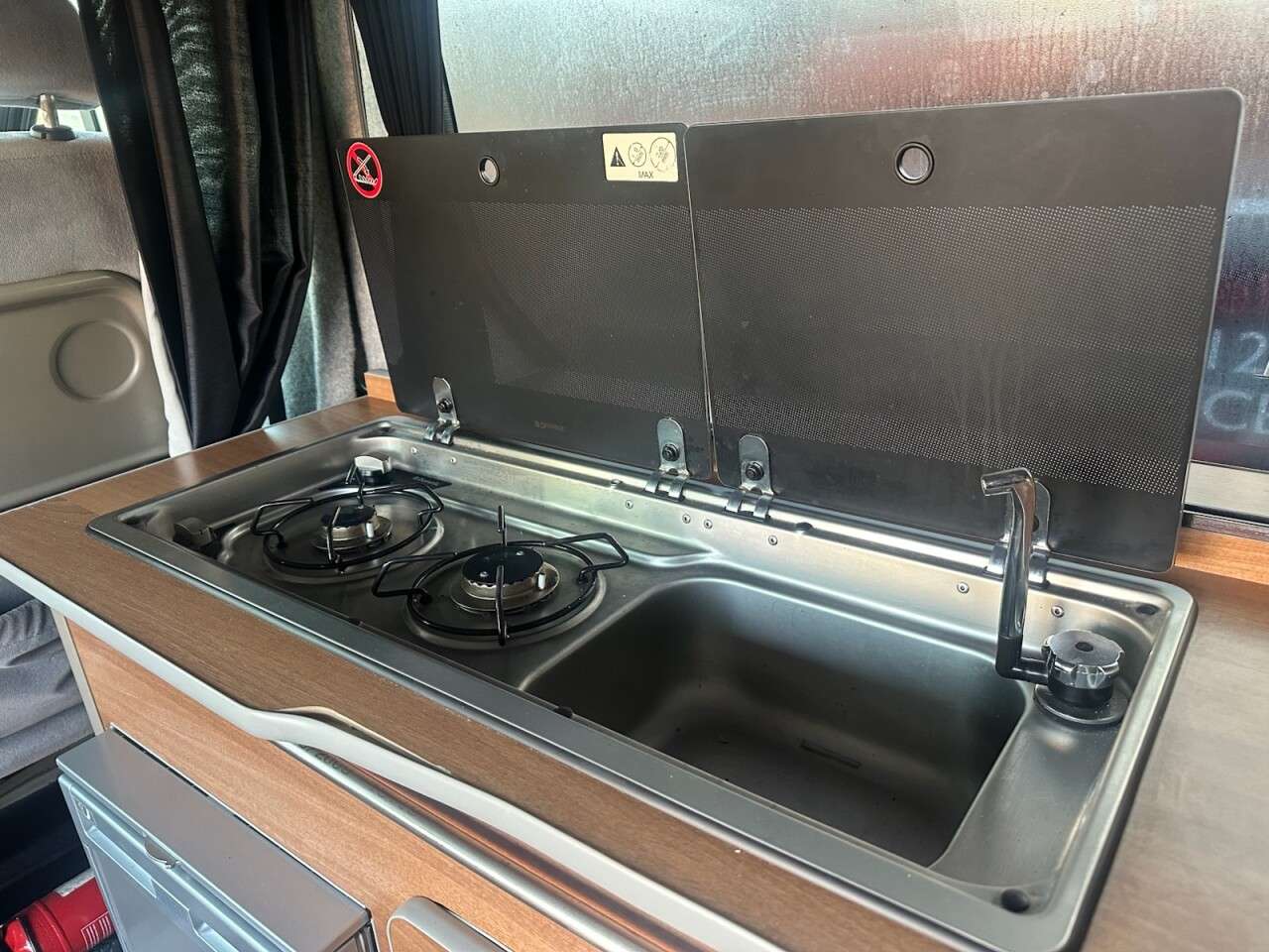 A 2012 VAUXHALL VIVARO CAMPERVAN 2 Berth Motorhome Campervan Pop Top Rock & Roll Bed A 2012 VAUXHALL VIVARO CAMPERVAN 2 Berth Motorhome Campervan Pop Top Rock & Roll Bed