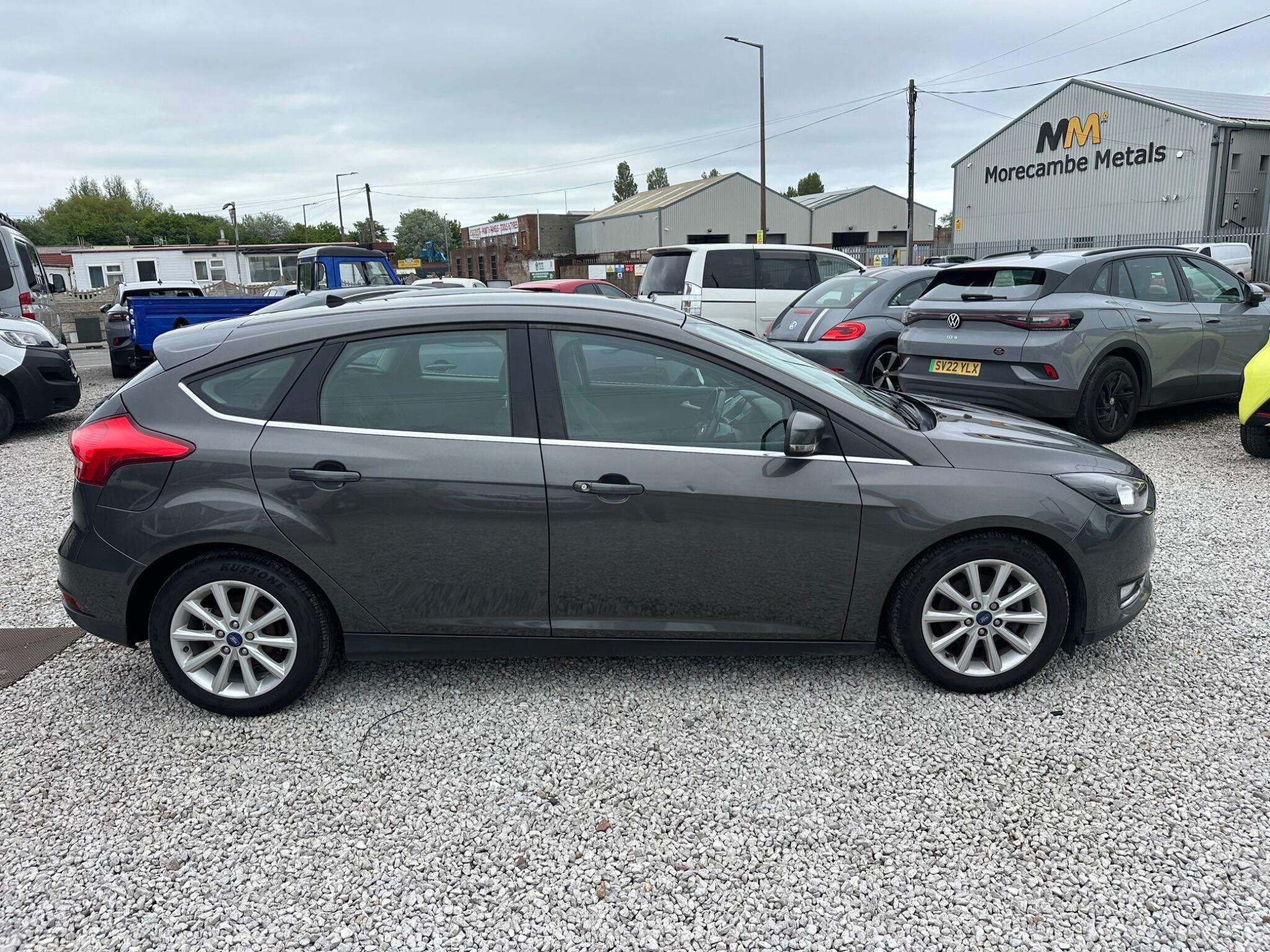 A 2015 FORD FOCUS 1.0T EcoBoost Titanium Hatchback 5dr Petrol Manual Euro 6 (s/s) (125 ps) Al A 2015 FORD FOCUS 1.0T EcoBoost Titanium Hatchback 5dr Petrol Manual Euro 6 (s/s) (125 ps) Al