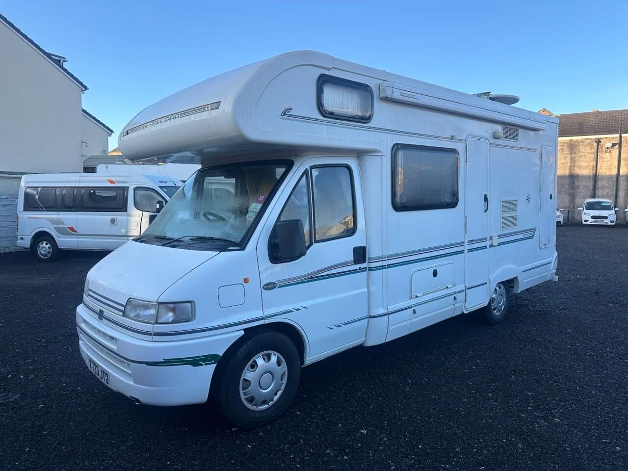 A 1999 BESSACARR E605 EW End Bathroom 4 Berth VIP Motorhome Full Size Fridge - Oven A 1999 BESSACARR E605 EW End Bathroom 4 Berth VIP Motorhome Full Size Fridge - Oven