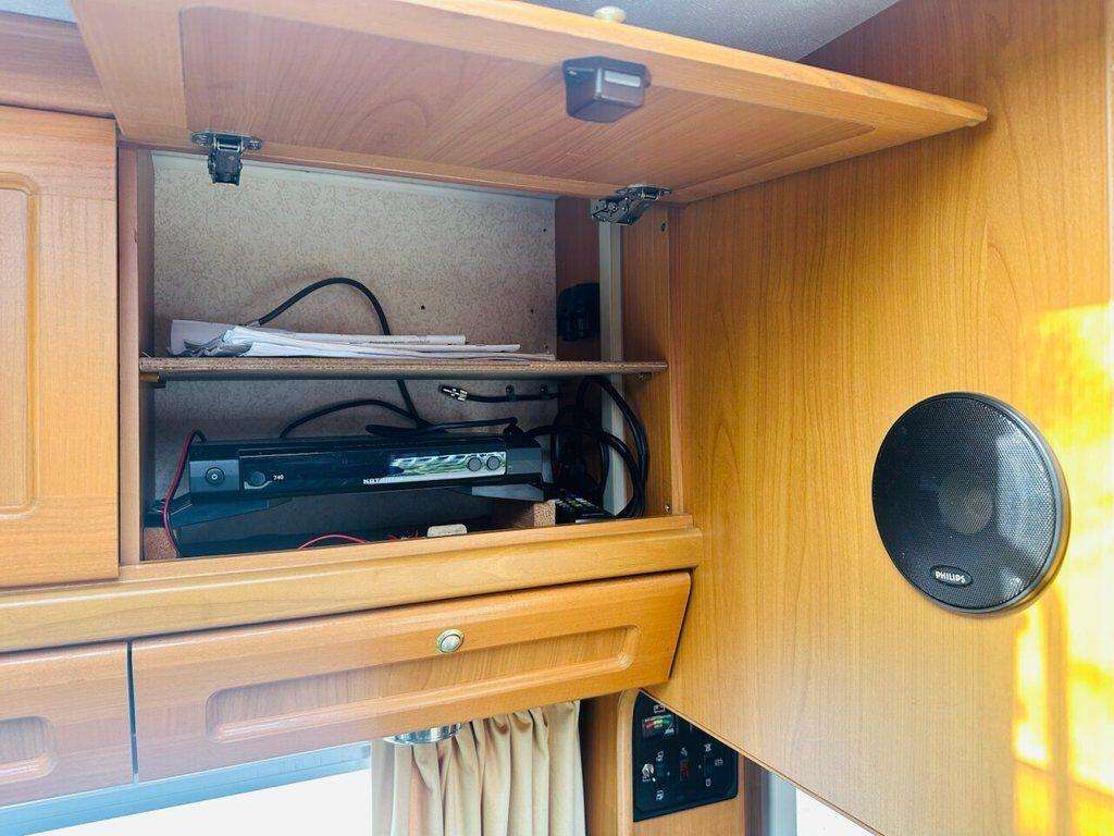 A 1999 BESSACARR E605 EW End Bathroom 4 Berth VIP Motorhome Full Size Fridge - Oven Full Size Fridge A 1999 BESSACARR E605 EW End Bathroom 4 Berth VIP Motorhome Full Size Fridge - Oven Full Size Fridge