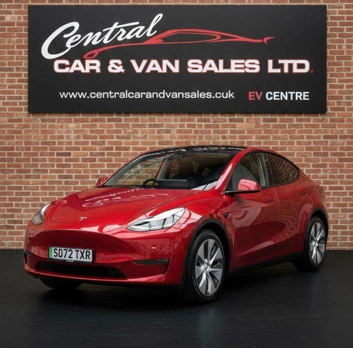 A 2022 TESLA MODEL Y (Dual Motor) Long Range SUV 5dr Electric Auto 4WDE (384 bhp) Pan Roof - Rev A 2022 TESLA MODEL Y (Dual Motor) Long Range SUV 5dr Electric Auto 4WDE (384 bhp) Pan Roof - Rev