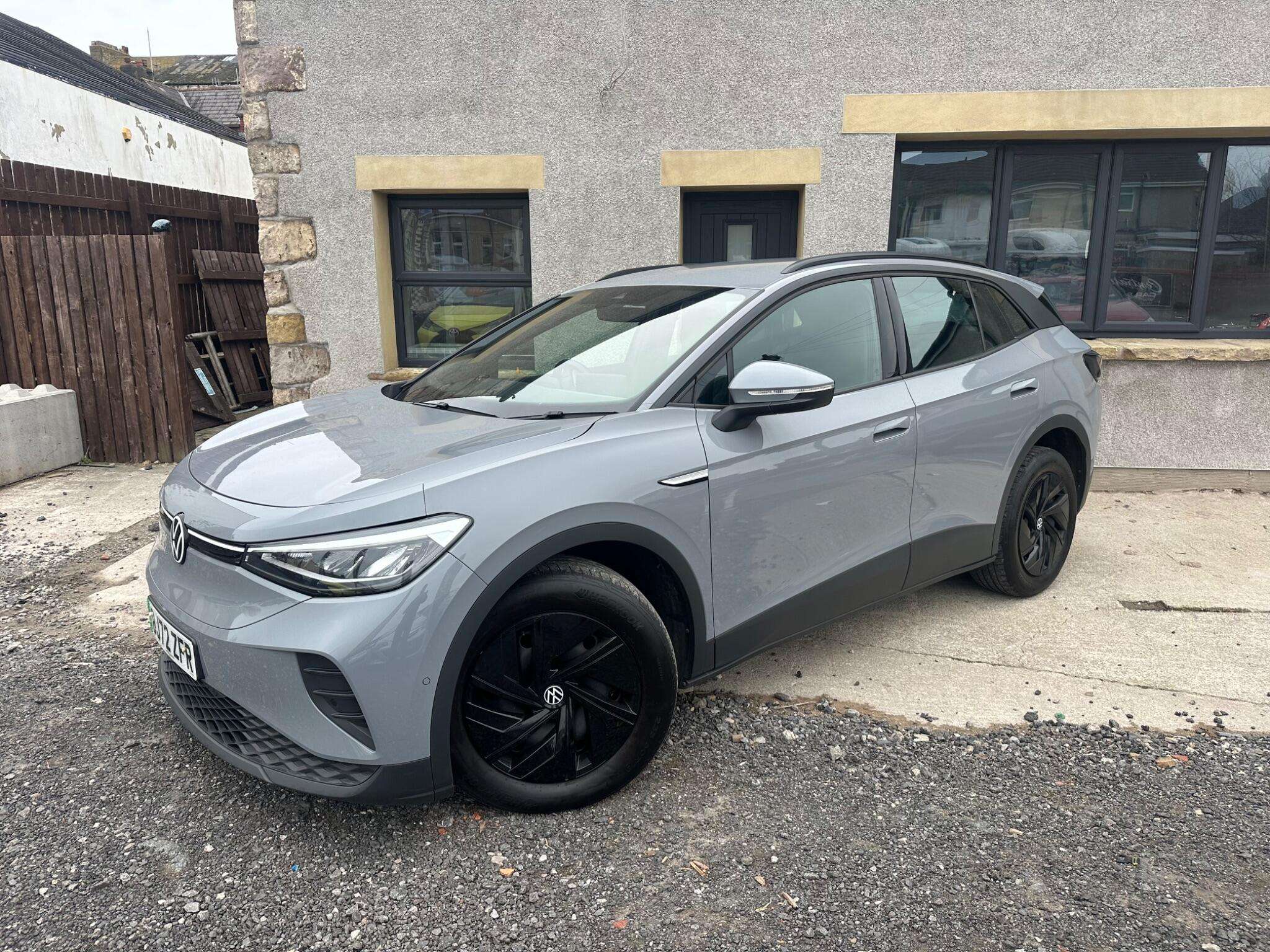 A 2022 VOLKSWAGEN ID.4 Pure 52kWh Life SUV 5dr Electric Auto (148 ps) Leather/Cloth Trim - Climate A 2022 VOLKSWAGEN ID.4 Pure 52kWh Life SUV 5dr Electric Auto (148 ps) Leather/Cloth Trim - Climate